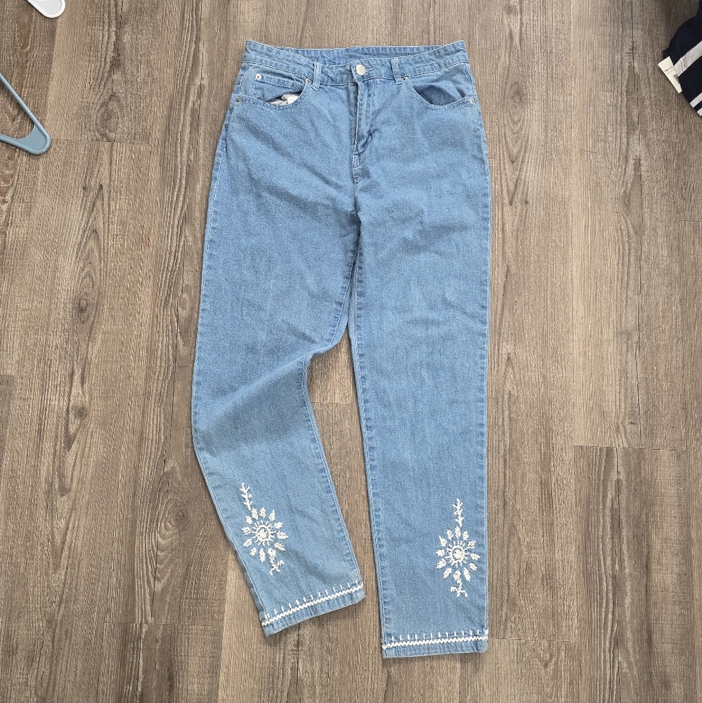 Bend over embroidered crop jeans size 10